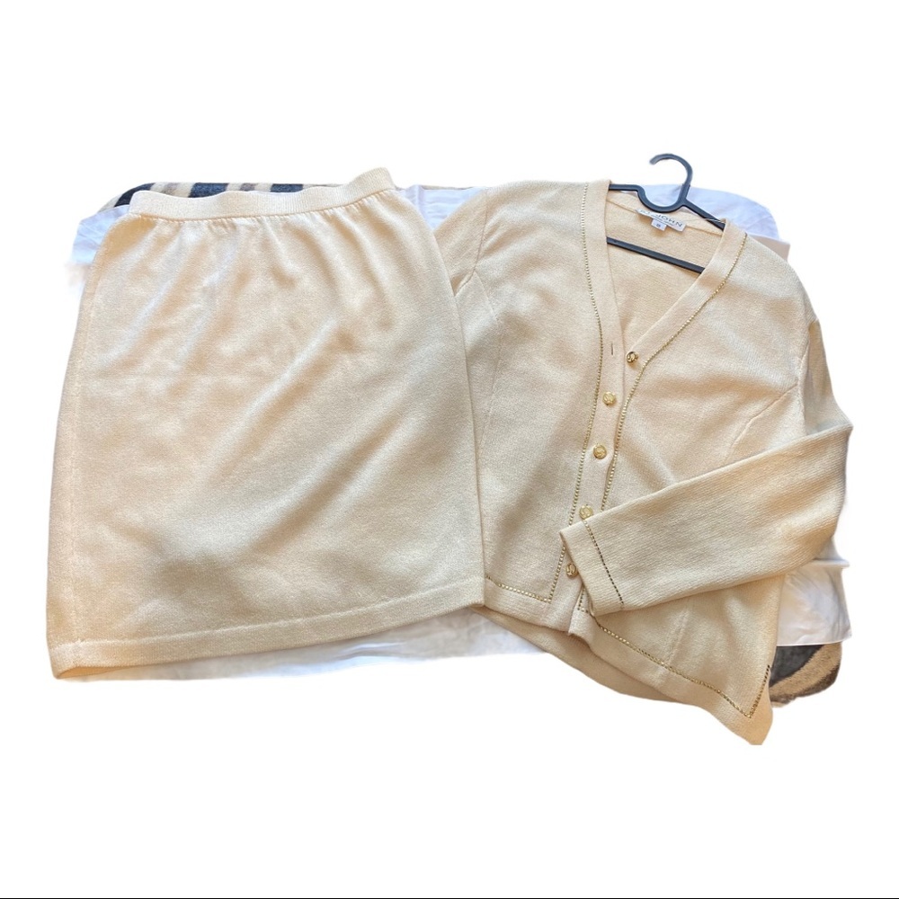 ST.JOHN Vintage knit 2pc marie gray gold buttons